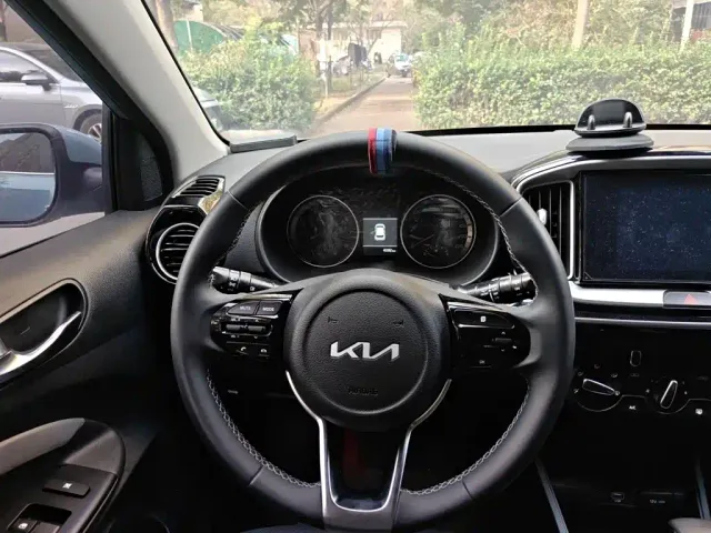 Kia KX1 — Фото автомобиля 6
