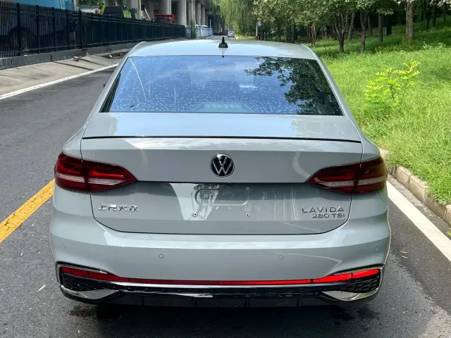 Volkswagen Lavida — Фото автомобиля 8