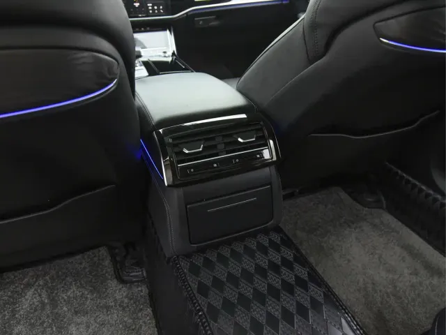 Audi A8 — Фото автомобиля 15