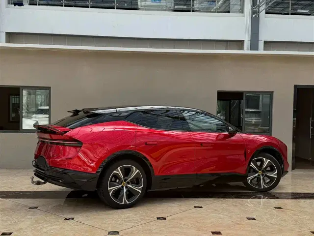 Lotus Eletre — Фото автомобиля 13