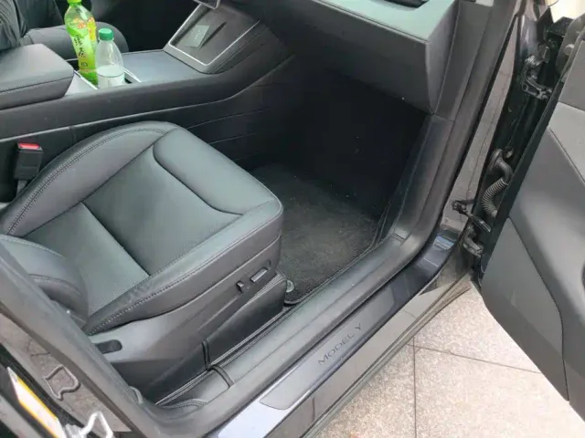 Tesla Model Y — Фото автомобиля 8