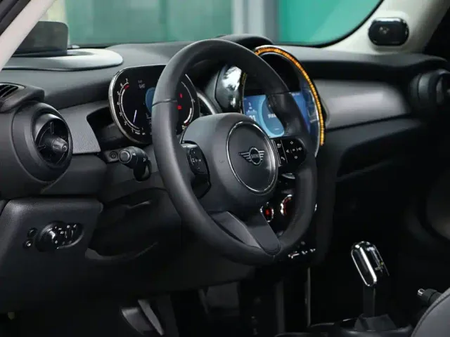 MINI Hatch — Фото автомобиля 17
