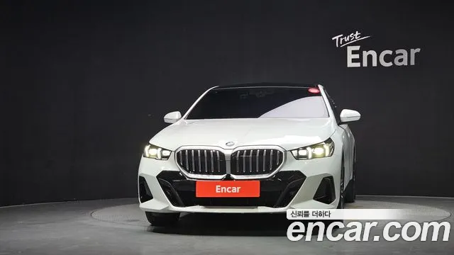 BMW 5-Series — Фото автомобиля 3