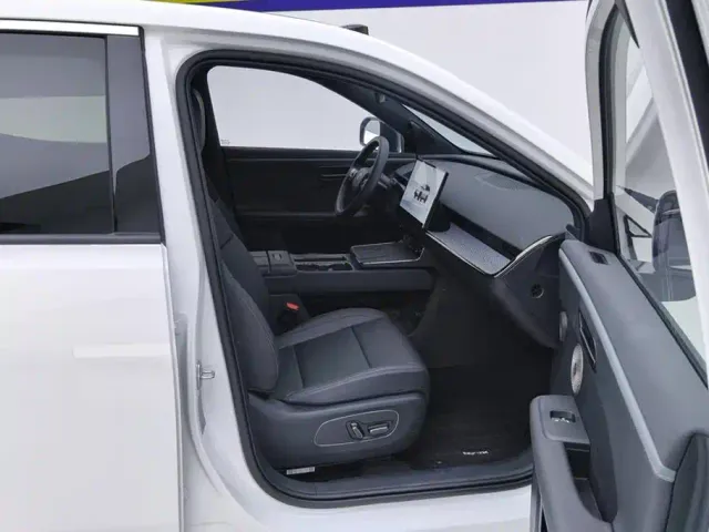 Toyota BoZhi 3X — Фото автомобиля 8