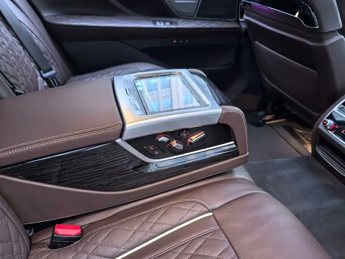 BMW BMW 7 Series 2021 Model 740Li Leading Luxury Package — Фото автомобиля 13