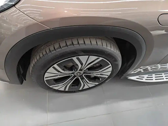Mercedes-Benz EQE SUV — Фото автомобиля 22