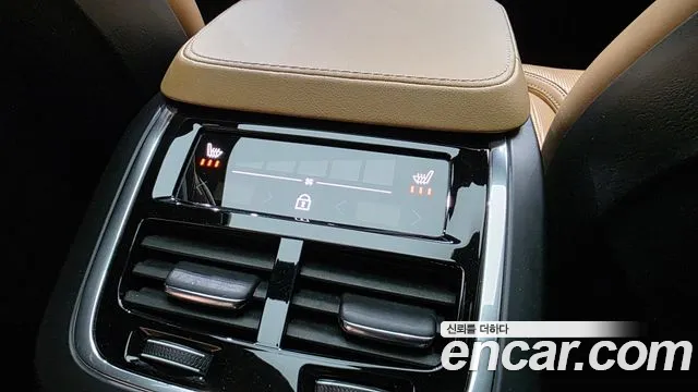Volvo XC90 — Фото автомобиля 30