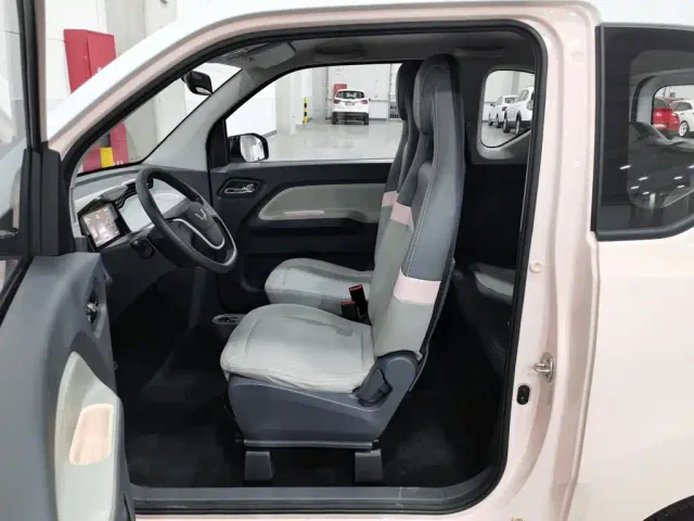 Wuling Hongguang Mini EV — Фото автомобиля 10