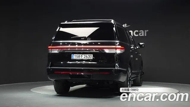 Lincoln Navigator 4th Gen — Фото автомобиля 4