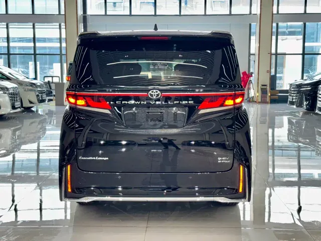 Toyota Vellfire — Фото автомобиля 10