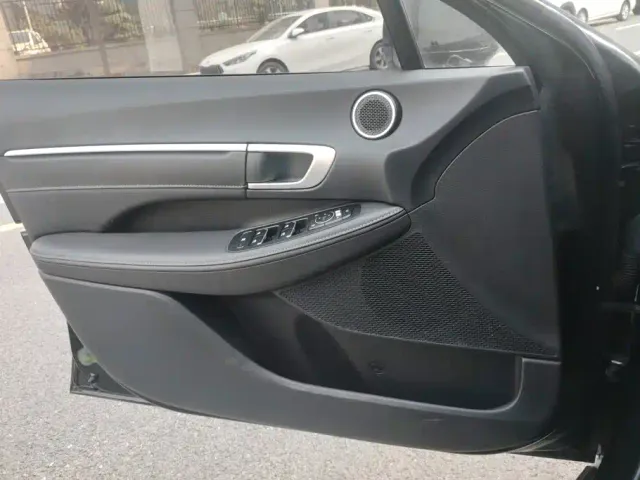 Hyundai Sonata — Фото автомобиля 7