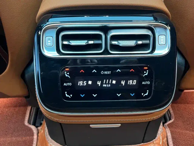 Mercedes-Benz S-Class — Фото автомобиля 15