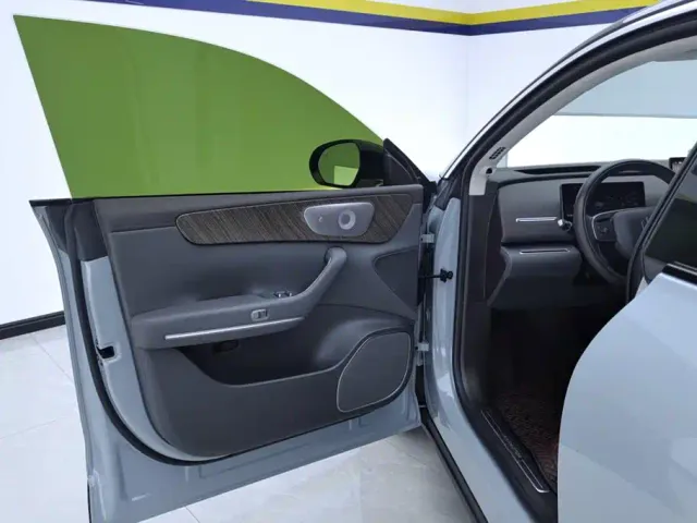 Leapmotor C11 — Фото автомобиля 7