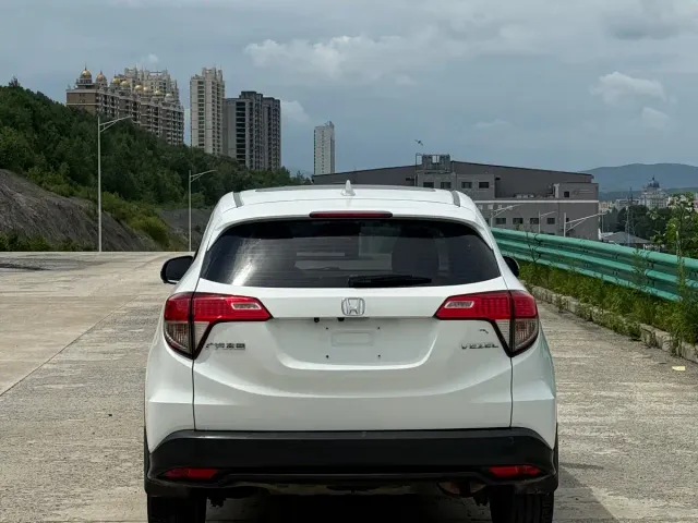 Honda Vezel — Фото автомобиля 4