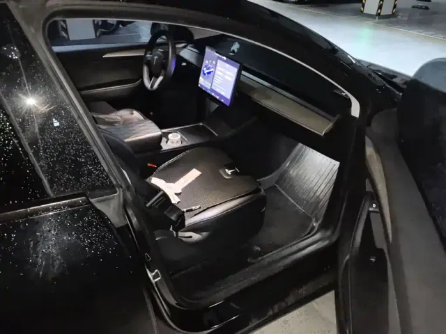 Tesla Model Y — Фото автомобиля 19