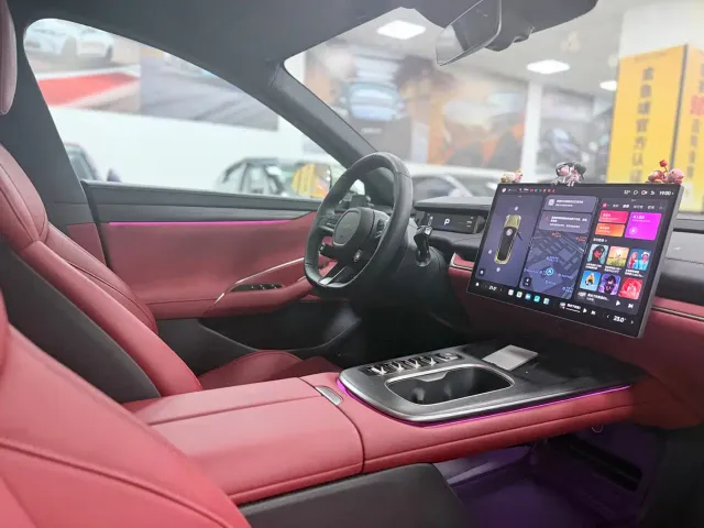 Xiaomi SU7 — Фото автомобиля 13