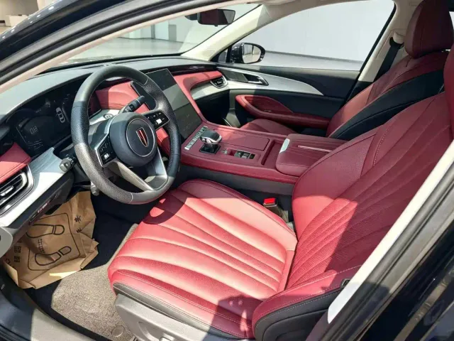 Hongqi H5 — Фото автомобиля 6