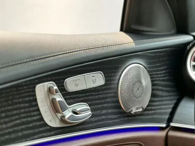 Mercedes-Benz E-Class — Фото автомобиля 7