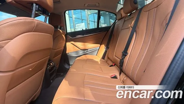 BMW 5-Series — Фото автомобиля 16