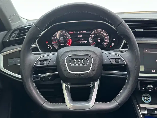 Audi Q3 — Фото автомобиля 11