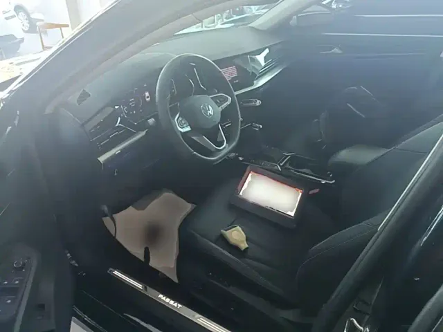 Volkswagen Passat — Фото автомобиля 14