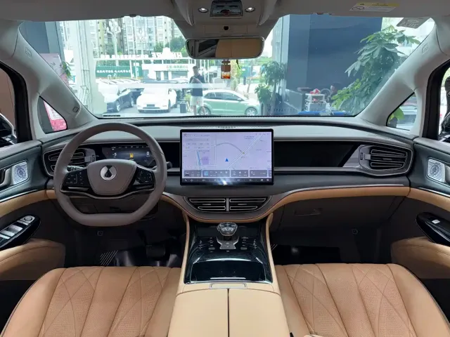 Denza Denza D9 2022 DM-i 970 AWD Flagship — Фото автомобиля 4