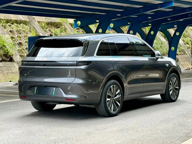 Li Auto L6 — Фото автомобиля 11