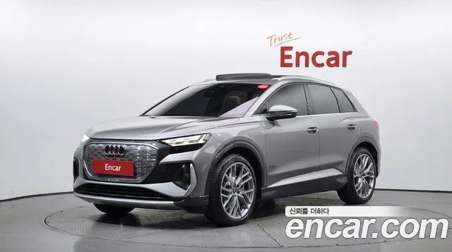 Фотография автомобиля — Audi Q4 e-tron F4