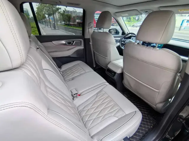 GAC Trumpchi GS8 — Фото автомобиля 10