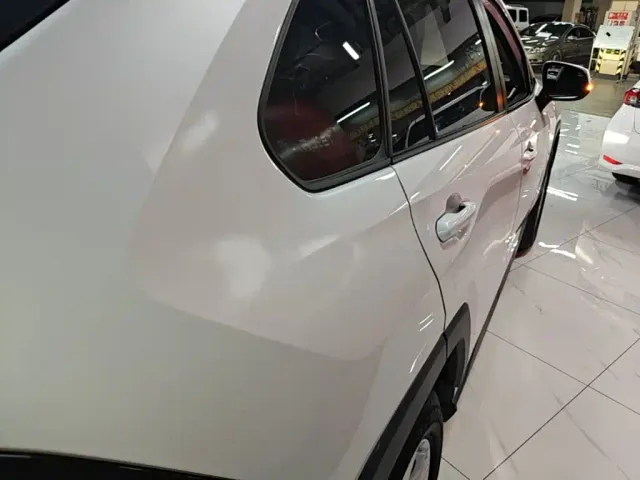 Toyota RAV4 — Фото автомобиля 6