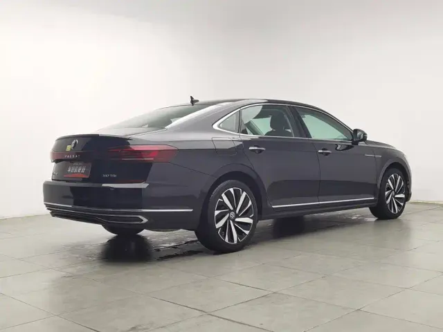 Volkswagen Passat — Фото автомобиля 2