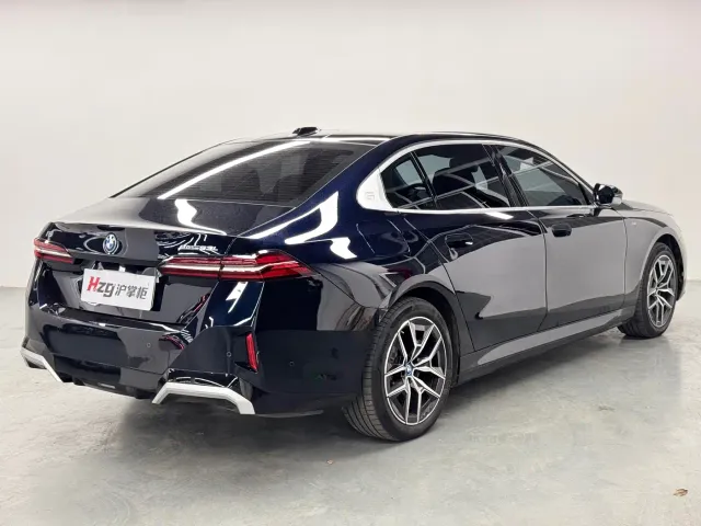 BMW i5 — Фото автомобиля 8
