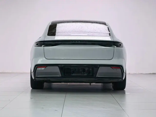 Geely Galaxy E8 — Фото автомобиля 8