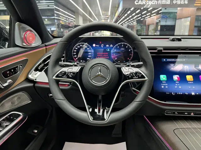 Mercedes-Benz E-Class — Фото автомобиля 23