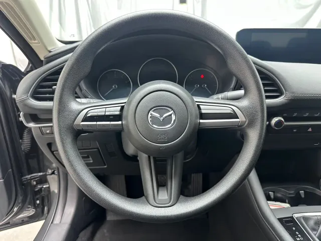 Mazda Axela — Фото автомобиля 7