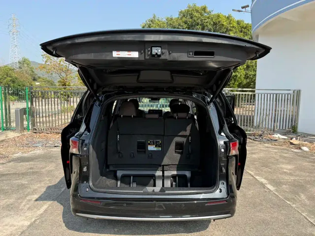 Toyota Sienna — Фото автомобиля 12