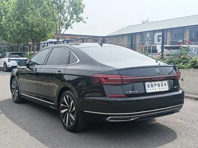 Volkswagen Passat — Фото автомобиля 7