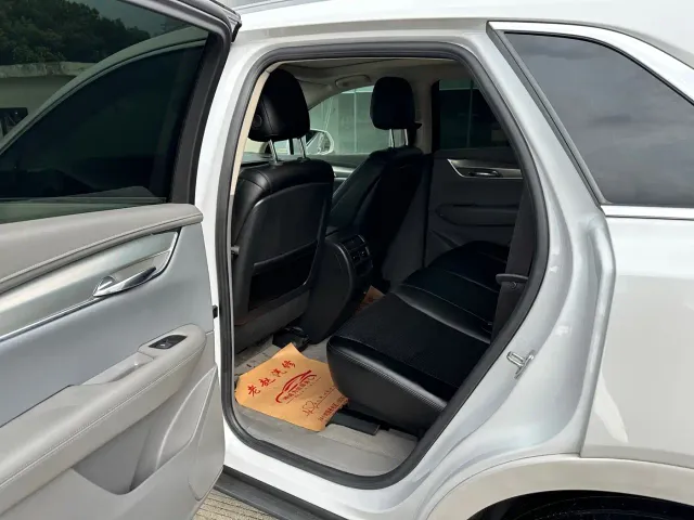 Cadillac XT5 — Фото автомобиля 5
