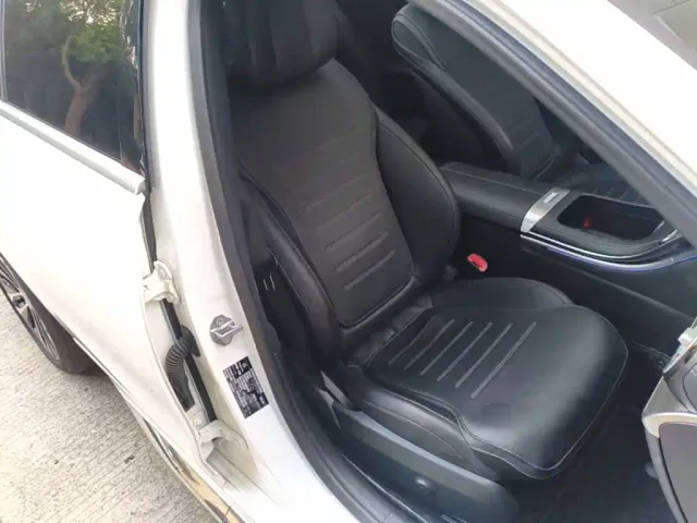 Mercedes-Benz C-Class — Фото автомобиля 24