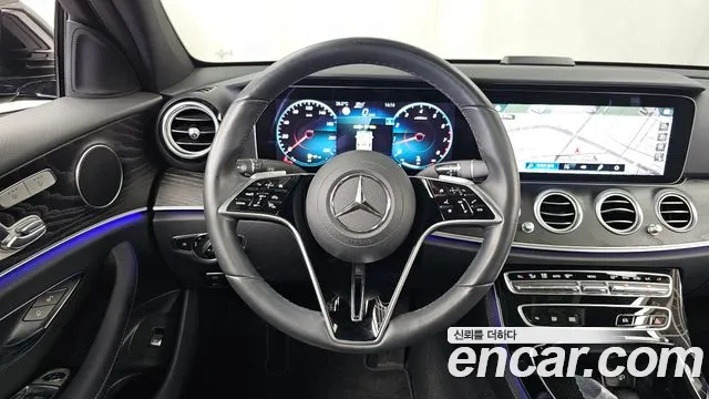 Mercedes-Benz E-Class — Фото автомобиля 13