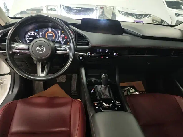 Mazda Axela — Фото автомобиля 9