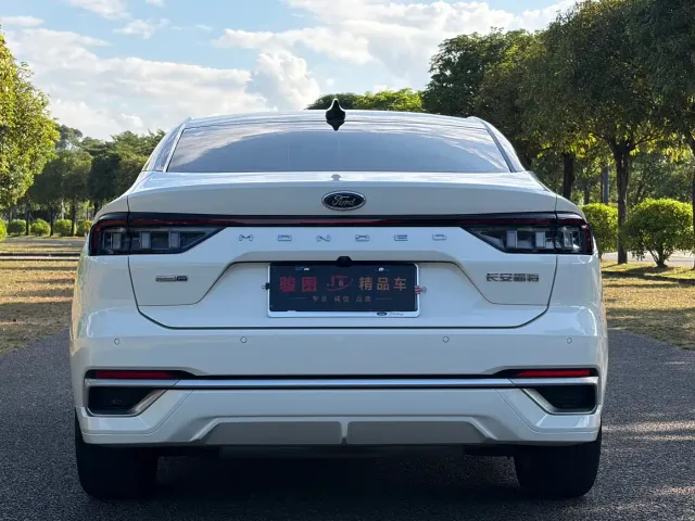 Ford Mondeo — Фото автомобиля 5