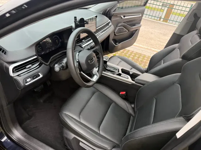 Geely Emgrand — Фото автомобиля 20