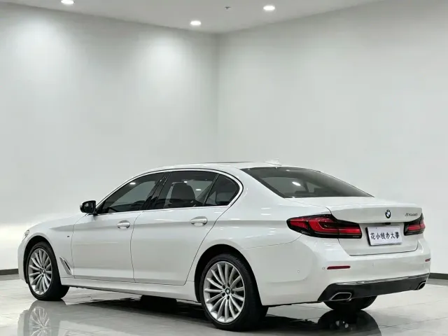 BMW 5 Series — Фото автомобиля 4