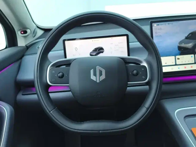 Leapmotor C10 — Фото автомобиля 15