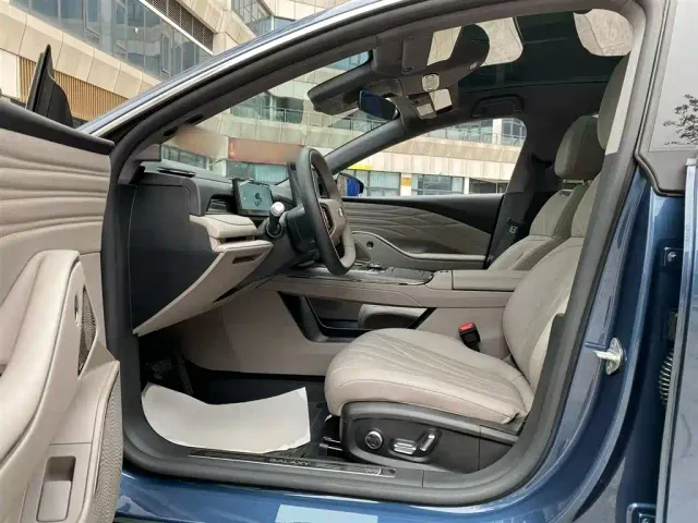 Geely Galaxy Xingyao 8 — Фото автомобиля 13