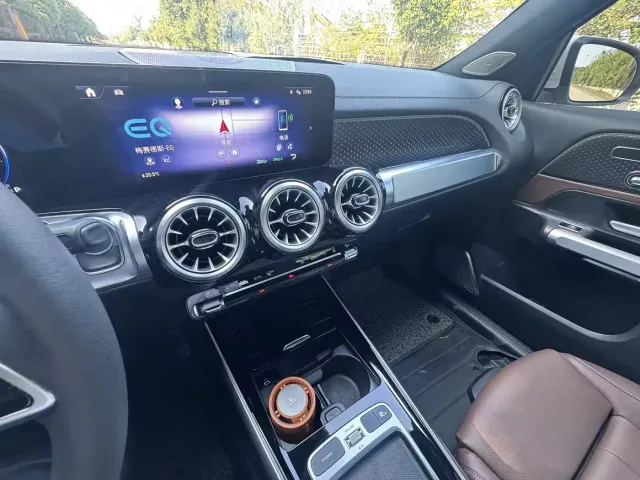 Mercedes-Benz EQB — Фото автомобиля 7