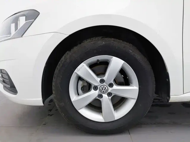 Volkswagen Lavida — Фото автомобиля 17