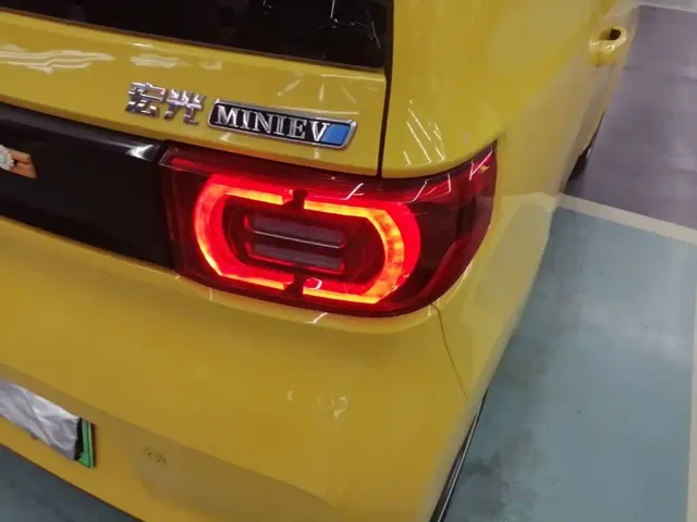 Wuling Hongguang Mini EV — Фото автомобиля 7