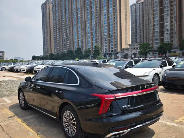 Hongqi H5 — Фото автомобиля 8